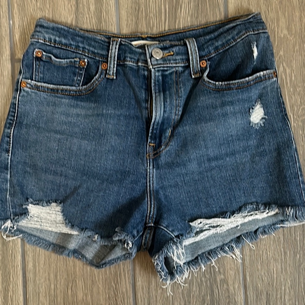 Levi’s Women's Blue Denim High Ruse Shorts, size 28.